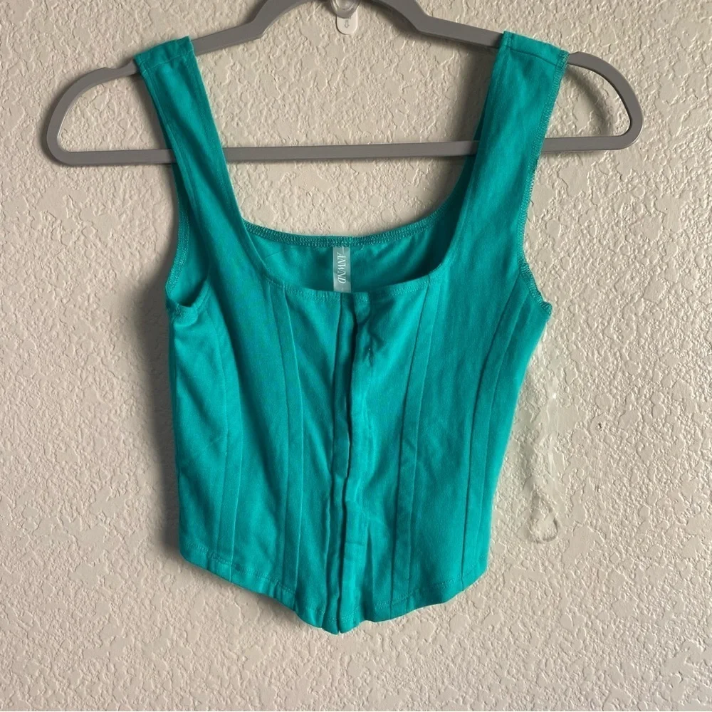 ANWND Crop Top Tank
